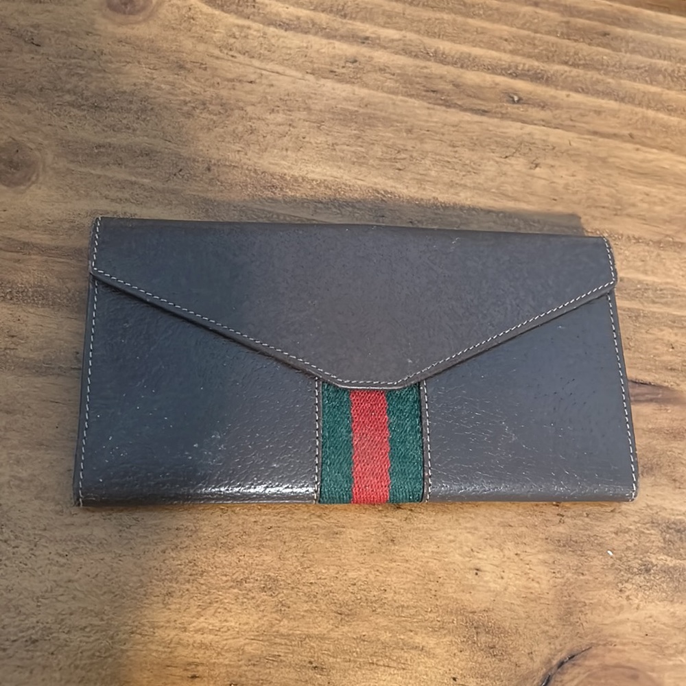 Vintage Gucci Wallet - Picture 2 of 10